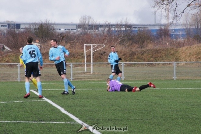 Liga Okręgowa: Korona HiD Ostrołęka - Sona Nowe Miasto 0:1 [31.03.2012] - zdjęcie #11 - eOstroleka.pl