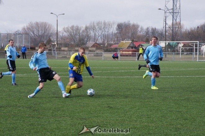 Liga Okręgowa: Korona HiD Ostrołęka - Sona Nowe Miasto 0:1 [31.03.2012] - zdjęcie #10 - eOstroleka.pl