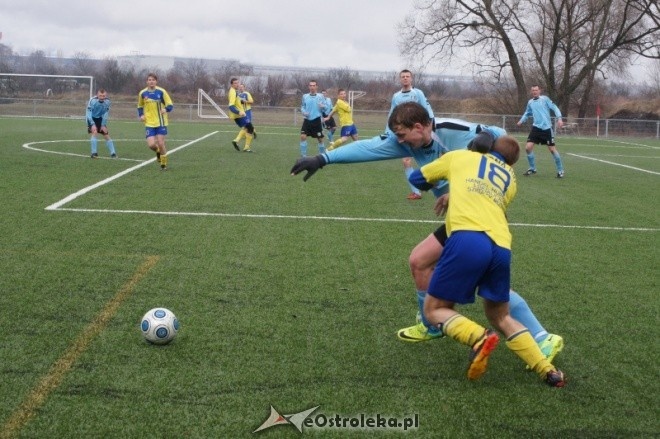 Liga Okręgowa: Korona HiD Ostrołęka - Sona Nowe Miasto 0:1 [31.03.2012] - zdjęcie #4 - eOstroleka.pl