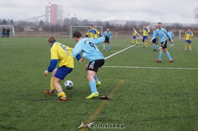 Liga Okręgowa: Korona HiD Ostrołęka - Sona Nowe Miasto 0:1 [31.03.2012] - zdjęcie #3 - eOstroleka.pl