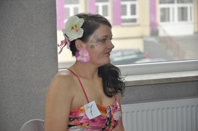 I Szkolny Konkurs Makijażu Cztery pory roku w ZSZ 2 [31.III.2012] - zdjęcie #2 - eOstroleka.pl