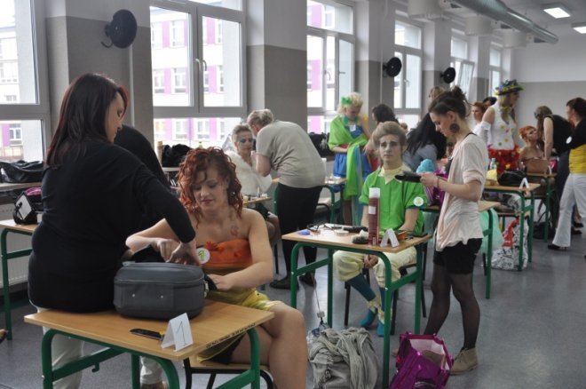 I Szkolny Konkurs Makijażu Cztery pory roku w ZSZ 2 [31.III.2012] - zdjęcie #51 - eOstroleka.pl