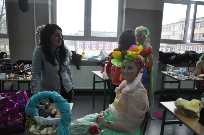 I Szkolny Konkurs Makijażu Cztery pory roku w ZSZ 2 [31.III.2012] - zdjęcie #32 - eOstroleka.pl