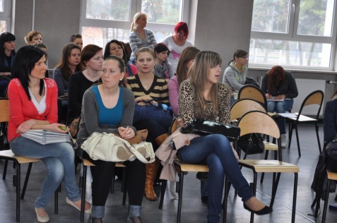 I Szkolny Konkurs Makijażu Cztery pory roku w ZSZ 2 [31.III.2012] - zdjęcie #25 - eOstroleka.pl