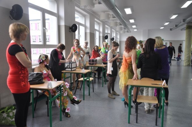 I Szkolny Konkurs Makijażu Cztery pory roku w ZSZ 2 [31.III.2012] - zdjęcie #18 - eOstroleka.pl