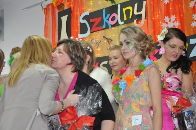 I Szkolny Konkurs Makijażu Cztery pory roku w ZSZ 2 [31.III.2012] - zdjęcie #4 - eOstroleka.pl