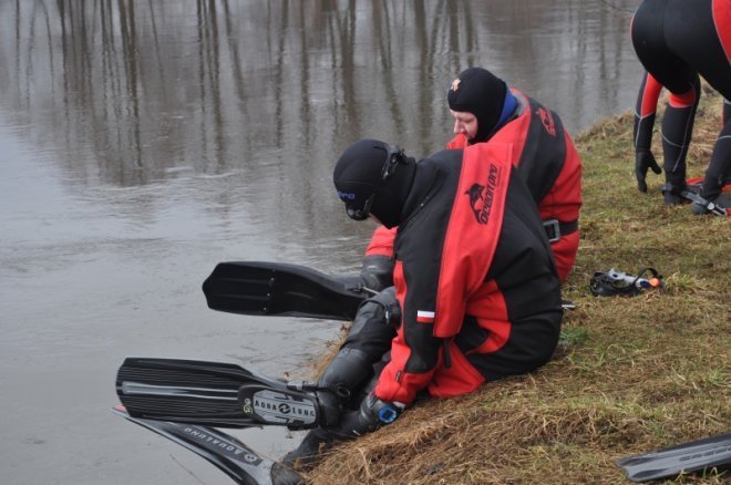 IV odmulanie Omulwi: Pogoda nie przeszkodziła w corocznym spływie [31.III.2012] - zdjęcie #13 - eOstroleka.pl