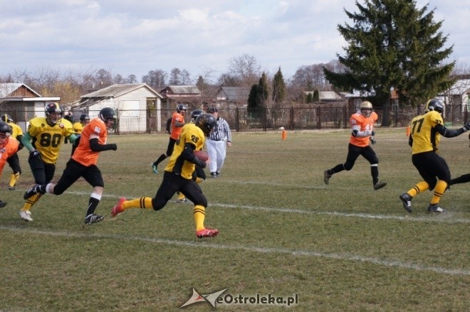 Pokazowy mecz Futbolu Amerykańskiego: Lowlanders Białystok - Lakers Olsztyn [1.04.2012] - zdjęcie #32 - eOstroleka.pl