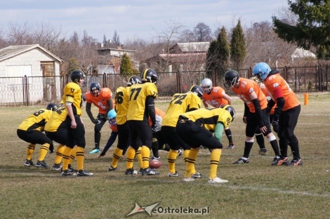 Pokazowy mecz Futbolu Amerykańskiego: Lowlanders Białystok - Lakers Olsztyn [1.04.2012] - zdjęcie #31 - eOstroleka.pl