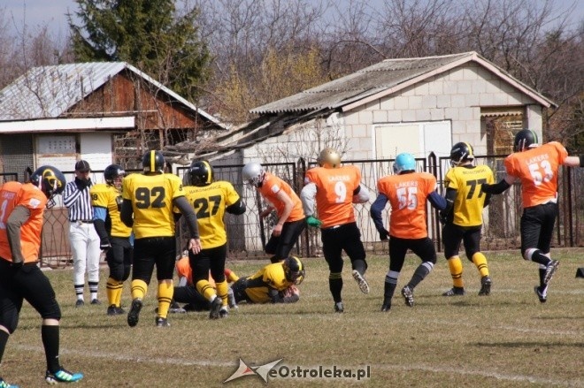 Pokazowy mecz Futbolu Amerykańskiego: Lowlanders Białystok - Lakers Olsztyn [1.04.2012] - zdjęcie #28 - eOstroleka.pl