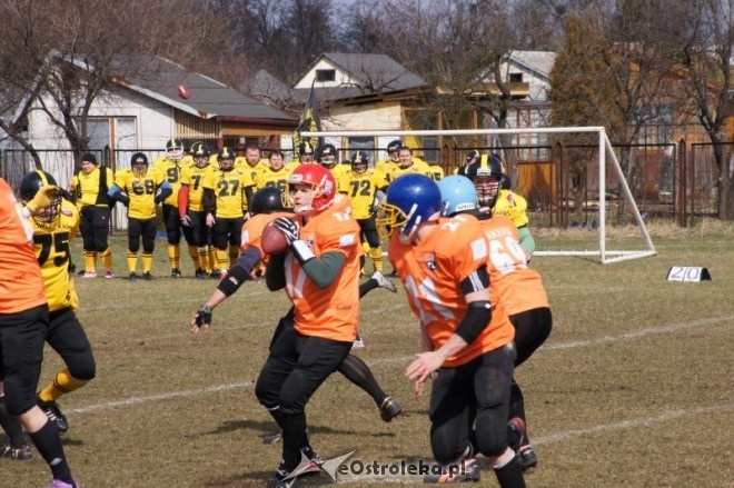 Pokazowy mecz Futbolu Amerykańskiego: Lowlanders Białystok - Lakers Olsztyn [1.04.2012] - zdjęcie #20 - eOstroleka.pl