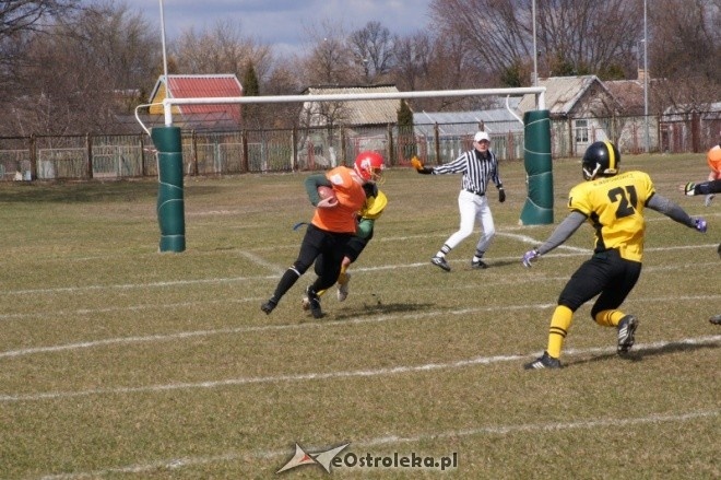 Pokazowy mecz Futbolu Amerykańskiego: Lowlanders Białystok - Lakers Olsztyn [1.04.2012] - zdjęcie #19 - eOstroleka.pl
