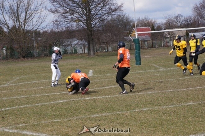 Pokazowy mecz Futbolu Amerykańskiego: Lowlanders Białystok - Lakers Olsztyn [1.04.2012] - zdjęcie #15 - eOstroleka.pl