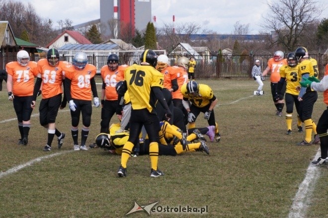 Pokazowy mecz Futbolu Amerykańskiego: Lowlanders Białystok - Lakers Olsztyn [1.04.2012] - zdjęcie #11 - eOstroleka.pl