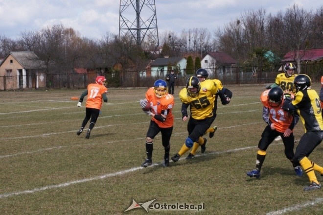 Pokazowy mecz Futbolu Amerykańskiego: Lowlanders Białystok - Lakers Olsztyn [1.04.2012] - zdjęcie #5 - eOstroleka.pl