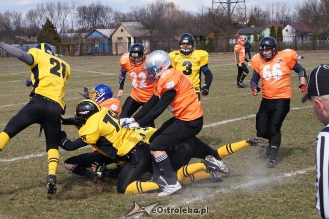 Pokazowy mecz Futbolu Amerykańskiego: Lowlanders Białystok - Lakers Olsztyn [1.04.2012] - zdjęcie #3 - eOstroleka.pl