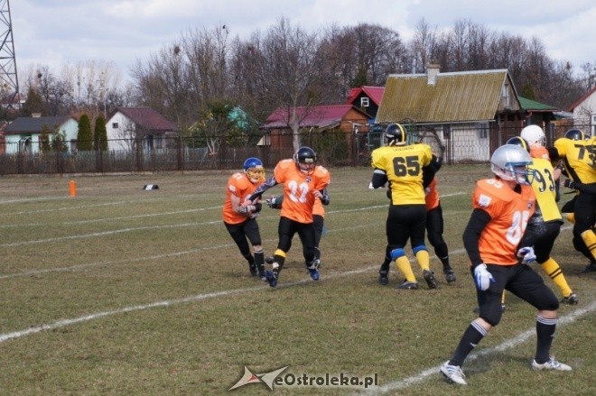 Pokazowy mecz Futbolu Amerykańskiego: Lowlanders Białystok - Lakers Olsztyn [1.04.2012] - zdjęcie #2 - eOstroleka.pl