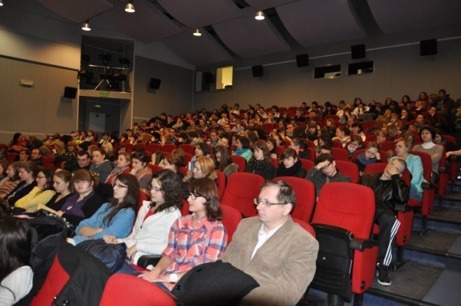 Ostrołęckie spotkanie z filmem historycznym: Młodzież obejrzała film Generał Nil [2.IV.2012] - zdjęcie #22 - eOstroleka.pl