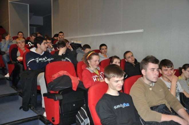 Ostrołęckie spotkanie z filmem historycznym: Młodzież obejrzała film Generał Nil [2.IV.2012] - zdjęcie #20 - eOstroleka.pl