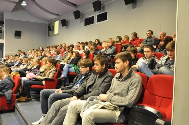 Ostrołęckie spotkanie z filmem historycznym: Młodzież obejrzała film Generał Nil [2.IV.2012] - zdjęcie #16 - eOstroleka.pl