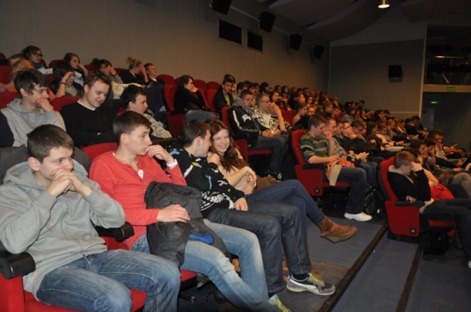 Ostrołęckie spotkanie z filmem historycznym: Młodzież obejrzała film Generał Nil [2.IV.2012] - zdjęcie #13 - eOstroleka.pl