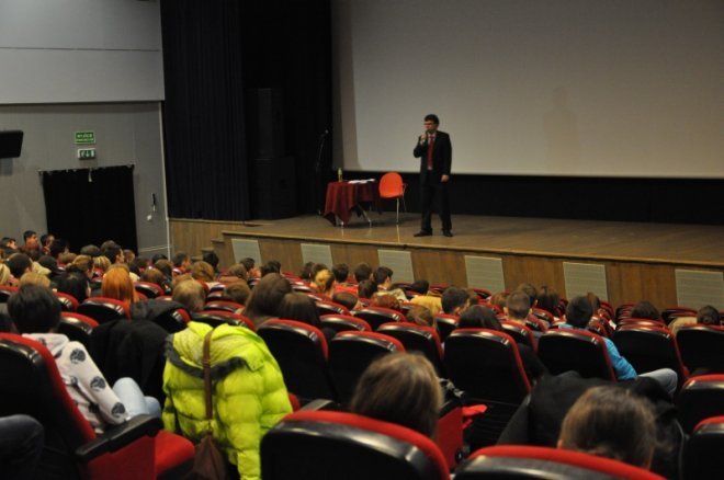Ostrołęckie spotkanie z filmem historycznym: Młodzież obejrzała film Generał Nil [2.IV.2012] - zdjęcie #14 - eOstroleka.pl