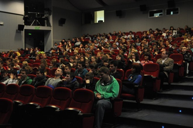 Ostrołęckie spotkanie z filmem historycznym: Młodzież obejrzała film Generał Nil [2.IV.2012] - zdjęcie #7 - eOstroleka.pl
