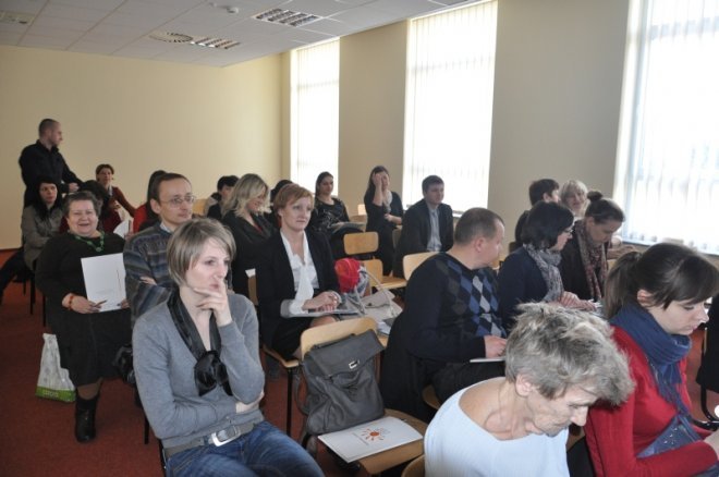 Uczyli o wolonariacie w ostrołęckim WSAP [2.IV.2012] - zdjęcie #1 - eOstroleka.pl