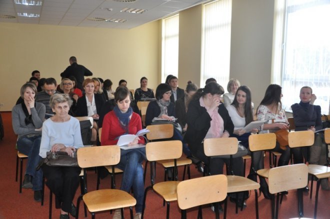 Uczyli o wolonariacie w ostrołęckim WSAP [2.IV.2012] - zdjęcie #2 - eOstroleka.pl