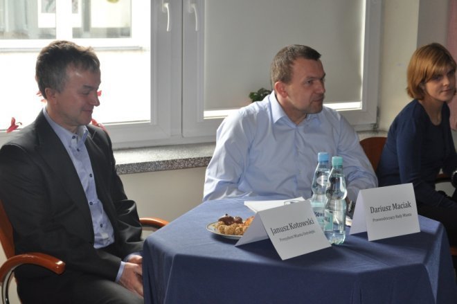 Uczniowie debatowali z samorządowcami: Poruszono trudne tematy [4.IV.2012] - zdjęcie #25 - eOstroleka.pl