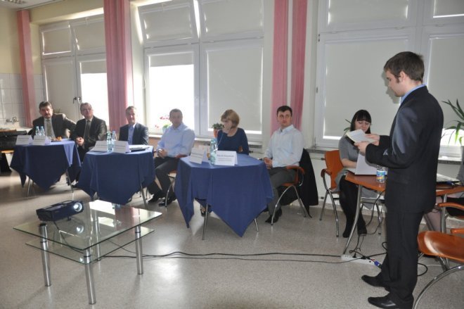 Uczniowie debatowali z samorządowcami: Poruszono trudne tematy [4.IV.2012] - zdjęcie #22 - eOstroleka.pl