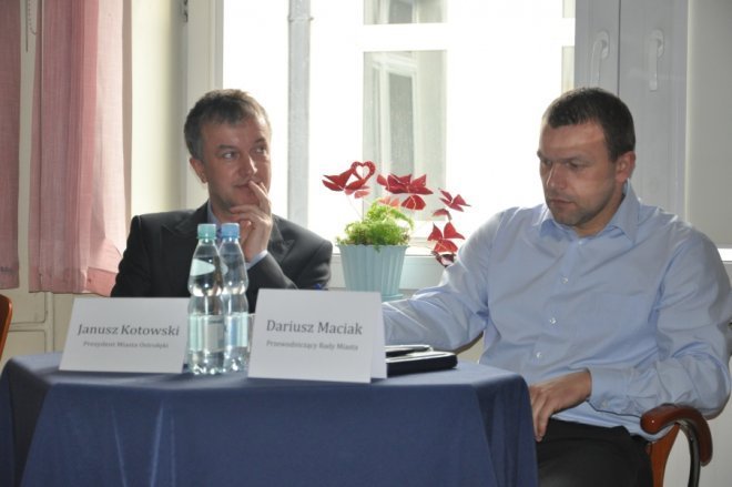 Uczniowie debatowali z samorządowcami: Poruszono trudne tematy [4.IV.2012] - zdjęcie #14 - eOstroleka.pl