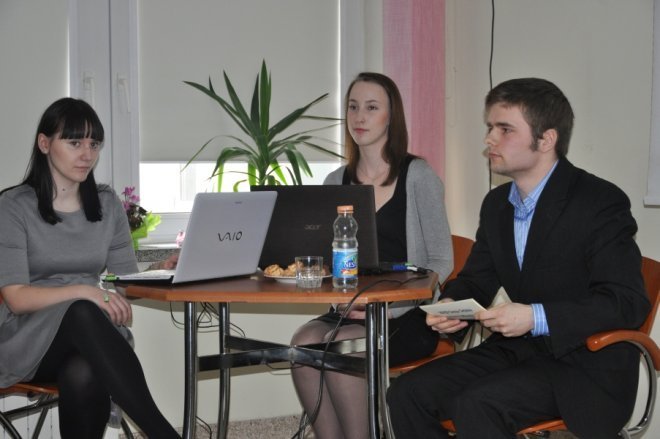 Uczniowie debatowali z samorządowcami: Poruszono trudne tematy [4.IV.2012] - zdjęcie #16 - eOstroleka.pl