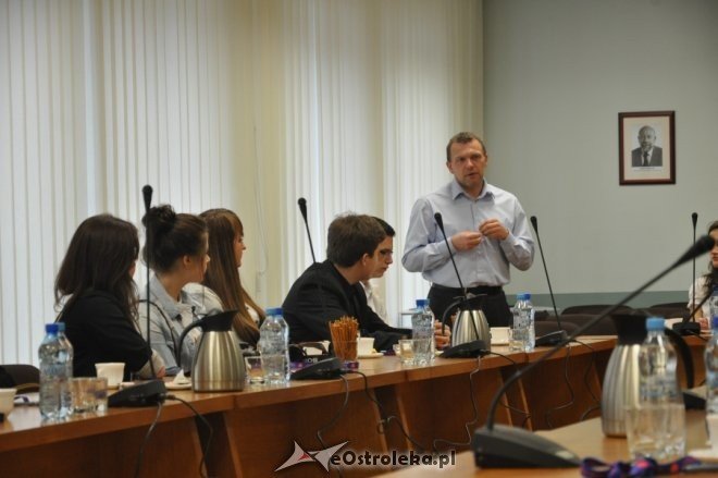 Licealiści spotkali się z przewodniczącym Rady Miasta [4.IV.2012] - zdjęcie #14 - eOstroleka.pl