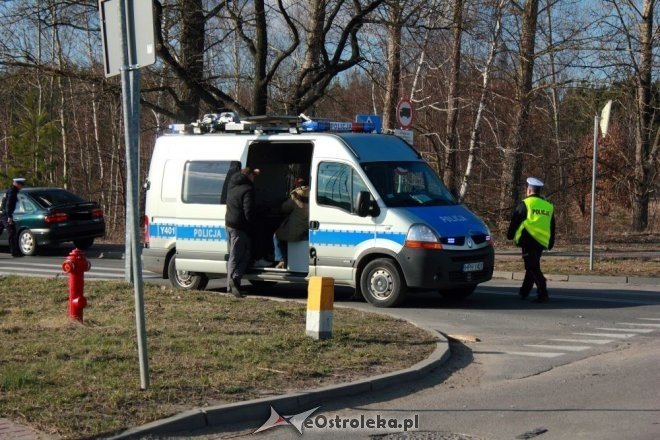 Kolizja trzech aut na ul. Granicznej [05.04.2012] - zdjęcie #4 - eOstroleka.pl