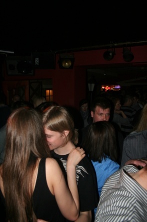 Świąteczna dyskoteka w klubie Piwnica 17 [8.IV,2012] - zdjęcie #11 - eOstroleka.pl