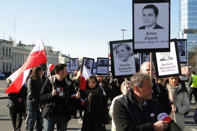 Obchody drugiej rocznicy katastrofy smoleńskiej - zdjęcie #31 - eOstroleka.pl