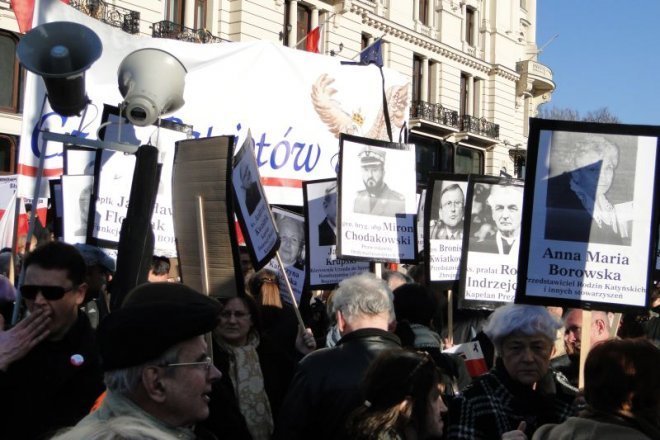 Obchody drugiej rocznicy katastrofy smoleńskiej - zdjęcie #23 - eOstroleka.pl