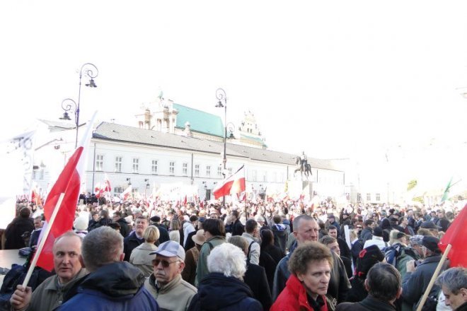 Obchody drugiej rocznicy katastrofy smoleńskiej - zdjęcie #11 - eOstroleka.pl
