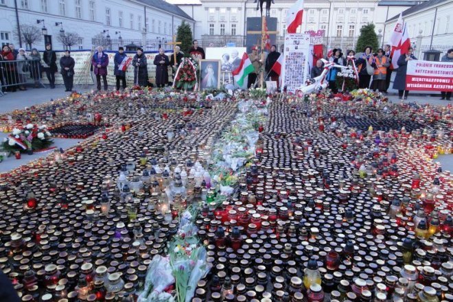 Obchody drugiej rocznicy katastrofy smoleńskiej - zdjęcie #12 - eOstroleka.pl