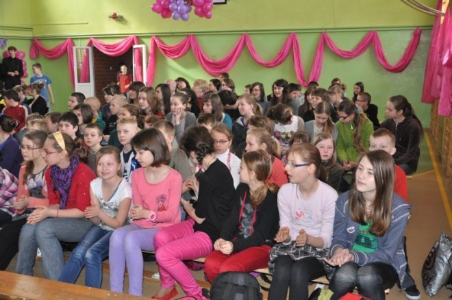 IV Gimnazjalny Przegląd Piosenki Angielskiej w Zespole Szkół nr 3 [13.IV.2012] - zdjęcie #23 - eOstroleka.pl