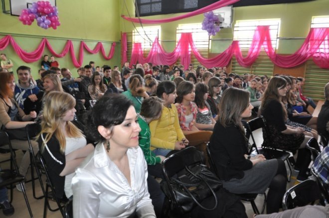IV Gimnazjalny Przegląd Piosenki Angielskiej w Zespole Szkół nr 3 [13.IV.2012] - zdjęcie #14 - eOstroleka.pl