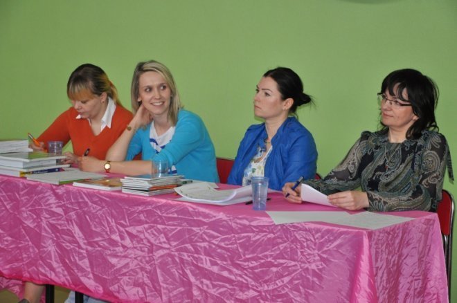IV Gimnazjalny Przegląd Piosenki Angielskiej w Zespole Szkół nr 3 [13.IV.2012] - zdjęcie #9 - eOstroleka.pl