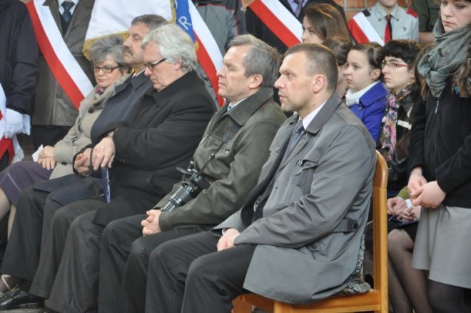 Obchody drugiej rocznicy katastrofy smoleńskiej w Ostrołęce [14.IV.2012] - zdjęcie #8 - eOstroleka.pl