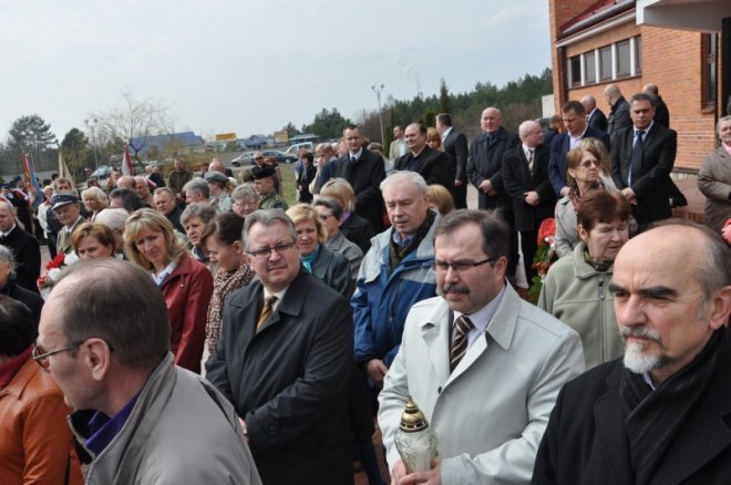Obchody drugiej rocznicy katastrofy smoleńskiej w Ostrołęce [14.IV.2012] - zdjęcie #22 - eOstroleka.pl
