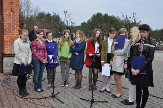 Obchody drugiej rocznicy katastrofy smoleńskiej w Ostrołęce [14.IV.2012] - zdjęcie #41 - eOstroleka.pl