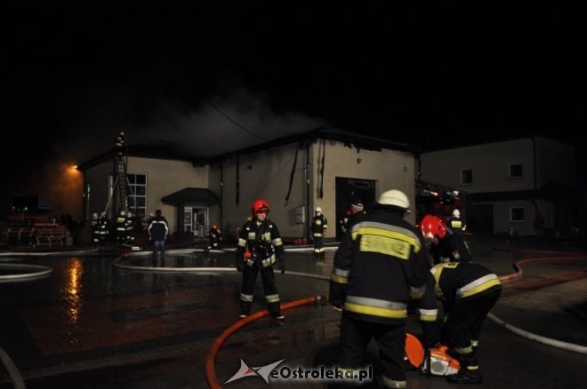 Pożar hurtowni Energas w Ostrołęce [16.IV.2012] - zdjęcie #5 - eOstroleka.pl