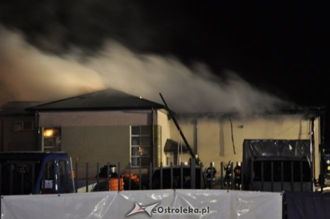 Pożar hurtowni Energas w Ostrołęce [16.IV.2012] - zdjęcie #10 - eOstroleka.pl