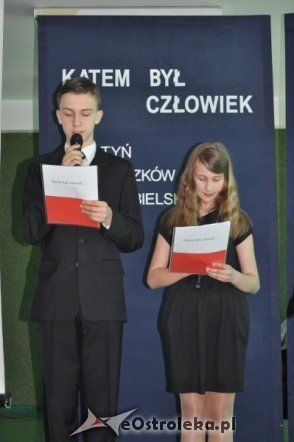 Uczniowie Szkoły Podstawowej nr 10 pamiętają o pomordowanych w Katyniu [18.IV.2012] - zdjęcie #9 - eOstroleka.pl