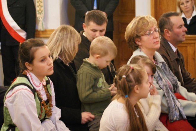 Odsłonięcie pomnika ku czci ofiar komunizmu - zdjęcie #116 - eOstroleka.pl